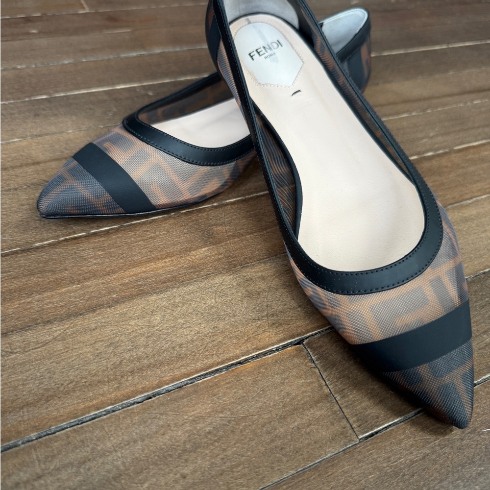 Fendi Black and Tan Patterned Flats